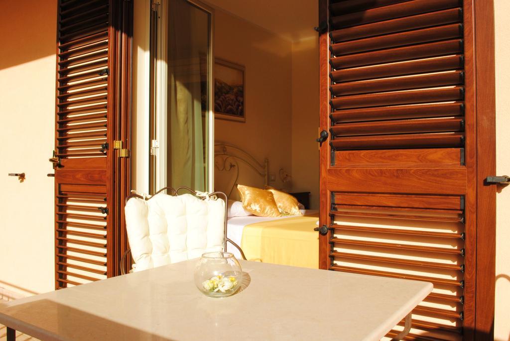 B&B Mareagro Santa Teresa Di Riva Room photo