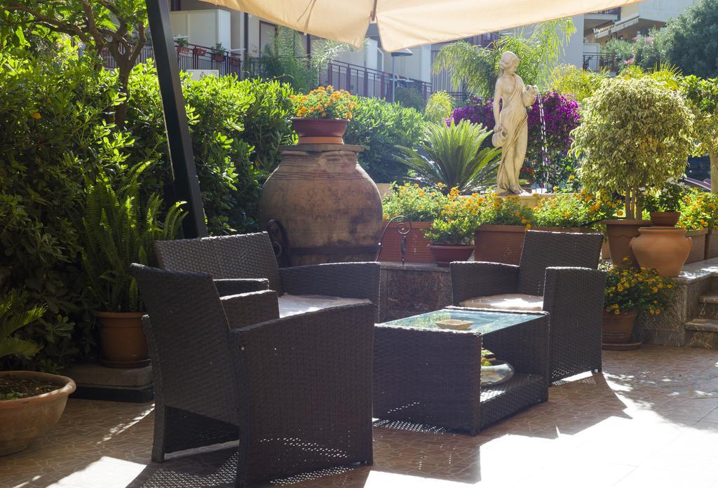 B&B Mareagro Santa Teresa Di Riva Exterior photo