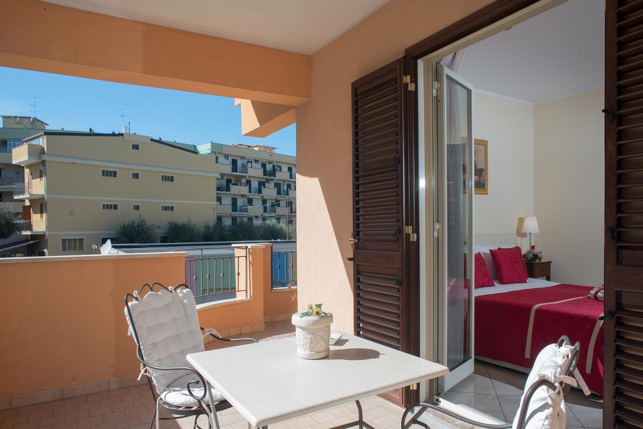 B&B Mareagro Santa Teresa Di Riva Exterior photo
