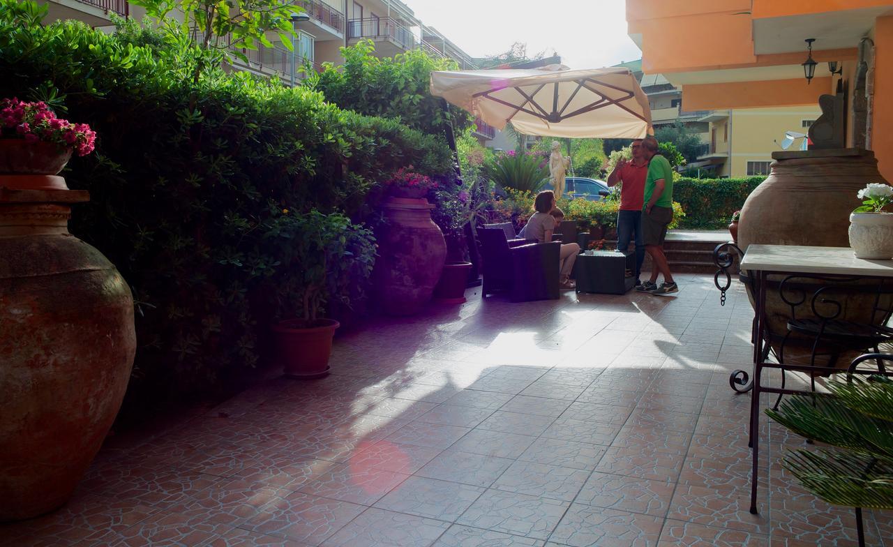 B&B Mareagro Santa Teresa Di Riva Exterior photo