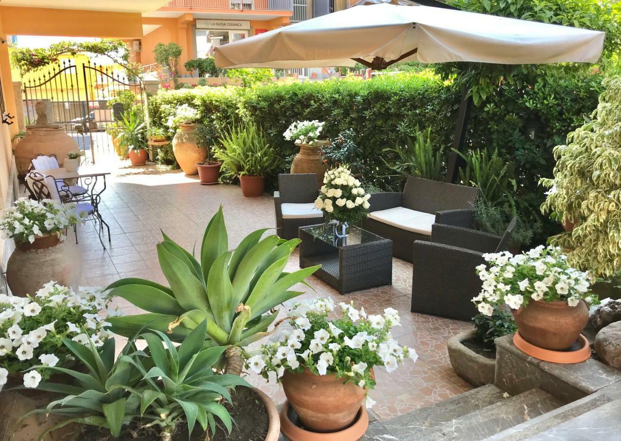 B&B Mareagro Santa Teresa Di Riva Exterior photo